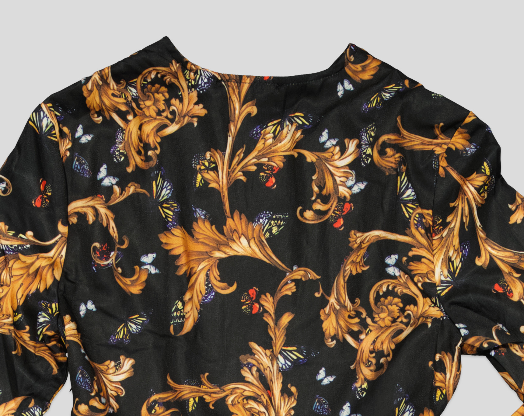 1 ROBE – Image 5