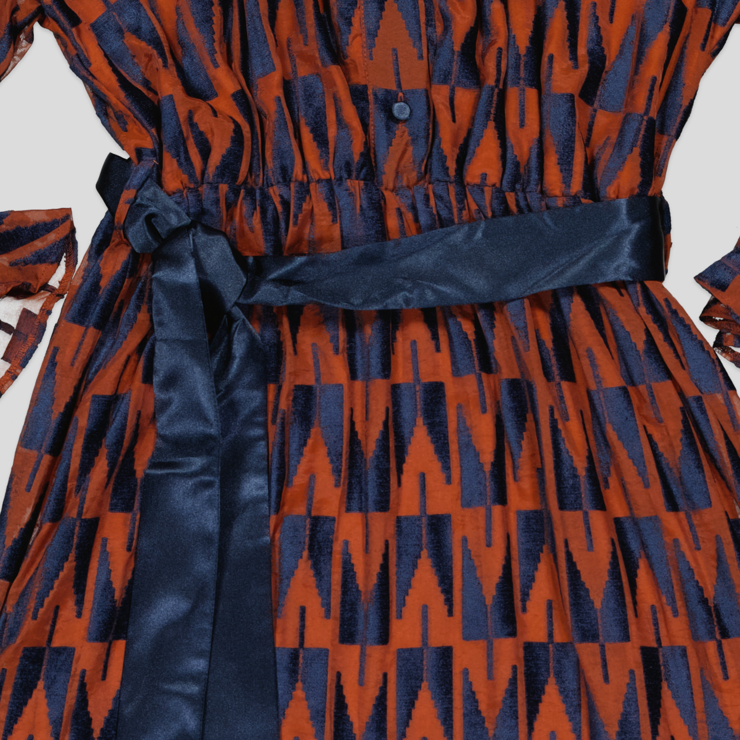 8 ROBE – Image 17